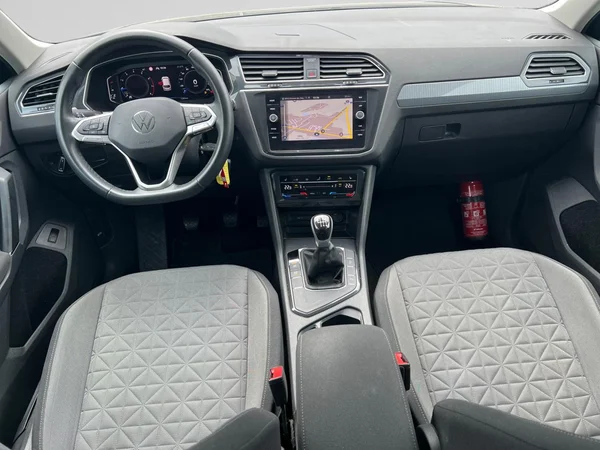 VOLKSWAGEN Tiguan (2023) — foto 15 van 18