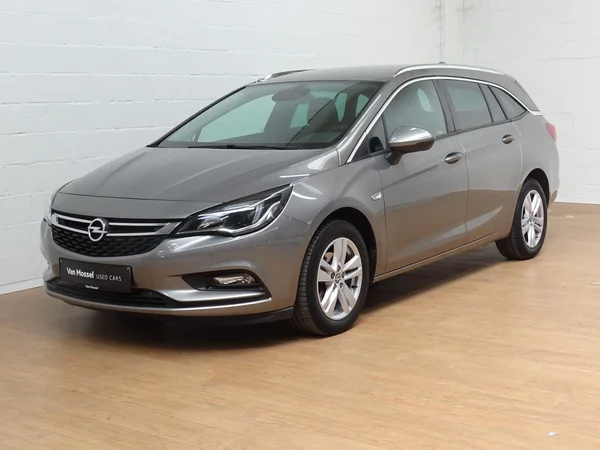 Opel Astra (2017) — foto 18 van 20