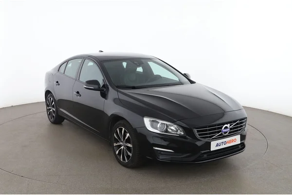 Volvo S60 (2018) — foto 14 van 16