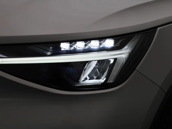 Volvo C40 (2022) — foto 13 van 44
