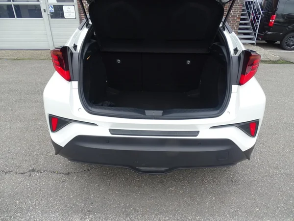 Toyota C-HR (2021) — foto 10 van 26