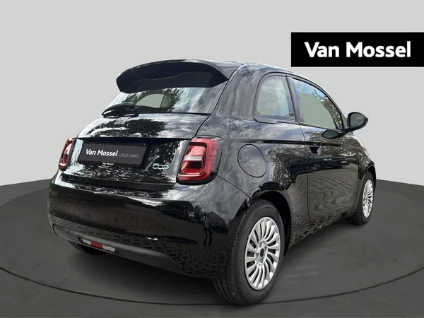 Fiat 500e (2023) — foto 12 van 17