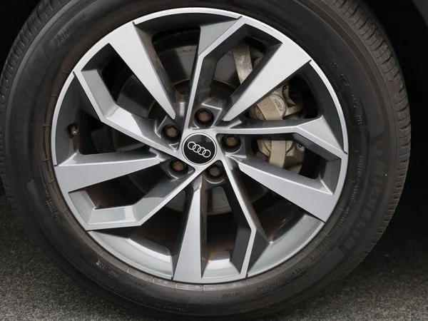 Audi Q5 (2023) — foto 6 van 44