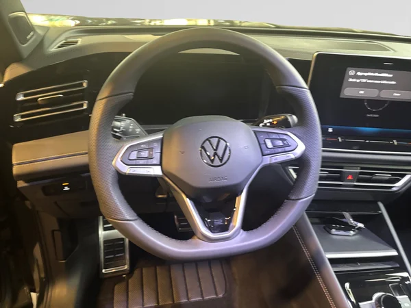 VOLKSWAGEN Tiguan (2025) — foto 15 van 24