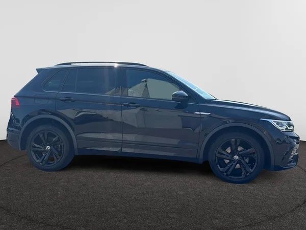 VOLKSWAGEN Tiguan (2023) — foto 3 van 22