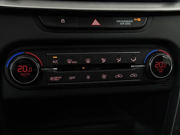 KIA Cee'd (2022) — foto 18 van 30