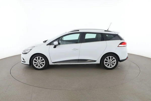 Renault Clio (2017) — foto 9 van 16