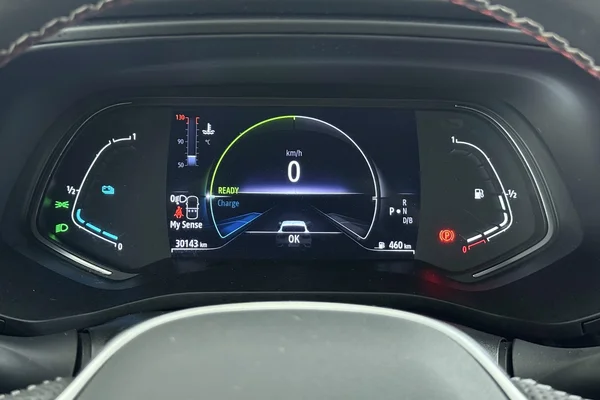 Renault Arkana E-TECH (HEV) (2022) — foto 17 van 28