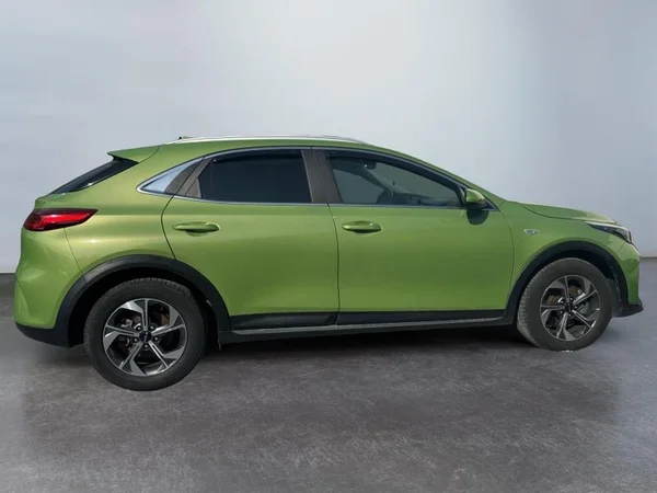 KIA XCeed (2023) — foto 21 van 26