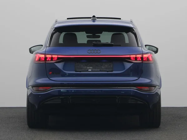 AUDI SQ6 e-tron (2024) — foto 24 van 27
