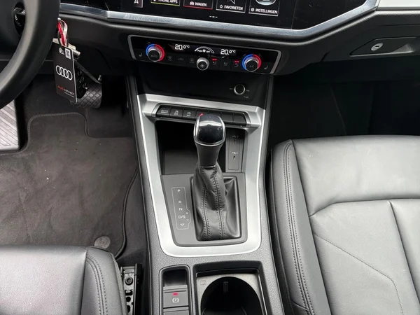 AUDI Q3 Sportback (2024) — foto 3 van 21