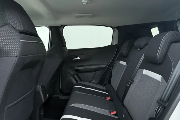 Opel Frontera (2025) — foto 17 van 18