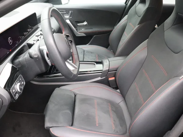 Mercedes-Benz A-Klasse (2025) — foto 3 van 28