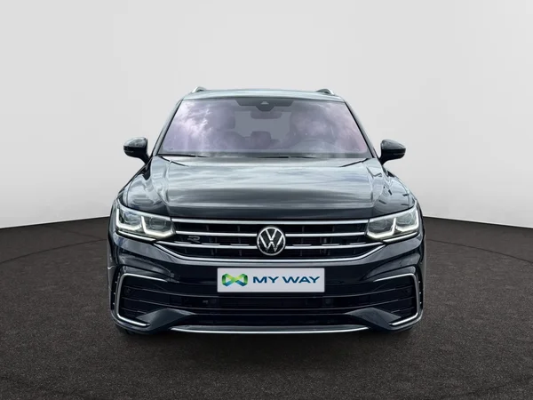 VOLKSWAGEN Tiguan (2021) — foto 10 van 24