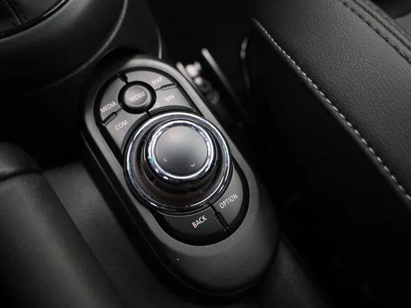 MINI Cooper (2022) — foto 14 van 38