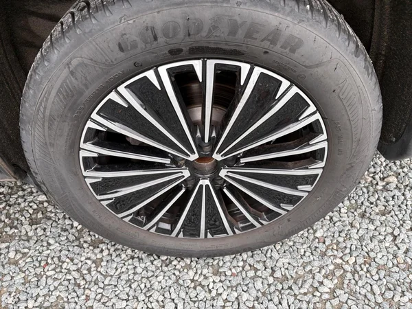 VOLKSWAGEN Tayron (2025) — foto 10 van 24
