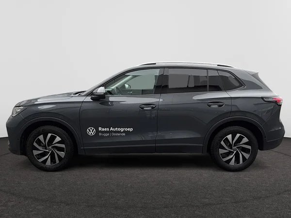 VOLKSWAGEN Tiguan (2025) — foto 12 van 24