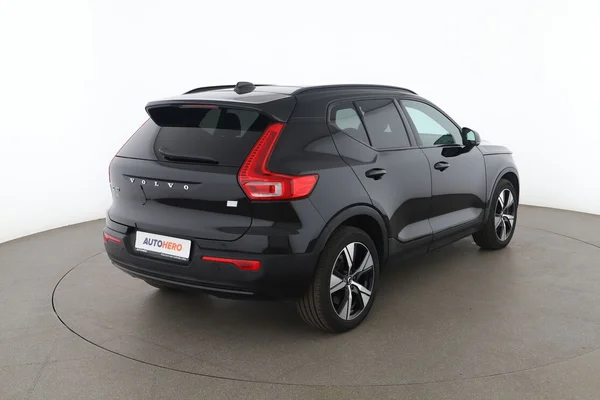 Volvo XC40 (2021) — foto 12 van 16
