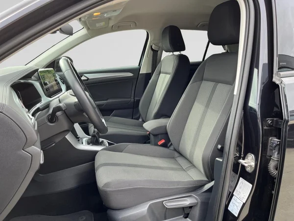 VOLKSWAGEN T-Roc (2023) — foto 16 van 21