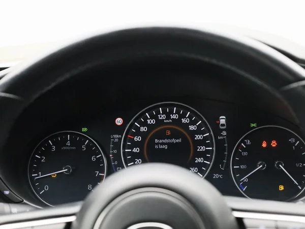 Mazda 3 (2021) — foto 2 van 43