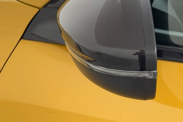 Peugeot E-208 (2021) — foto 26 van 36