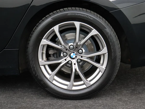 BMW 320 (2021) — foto 7 van 30