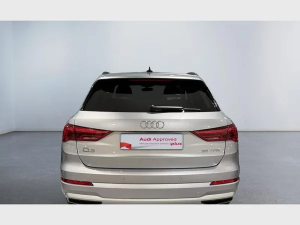Audi Q3 (2021) — foto 25 van 27