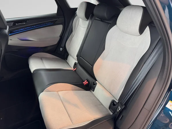 VOLKSWAGEN ID.7 Tourer (2025) — foto 4 van 23