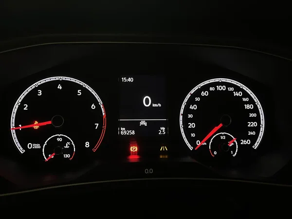 VOLKSWAGEN T-Roc (2020) — foto 3 van 20