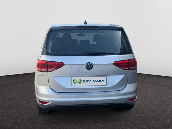 VOLKSWAGEN Touran (2021) — foto 19 van 21
