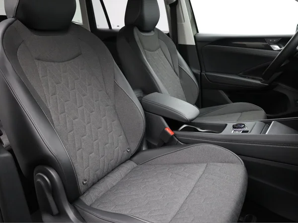 VOLKSWAGEN Tiguan (2024) — foto 17 van 22