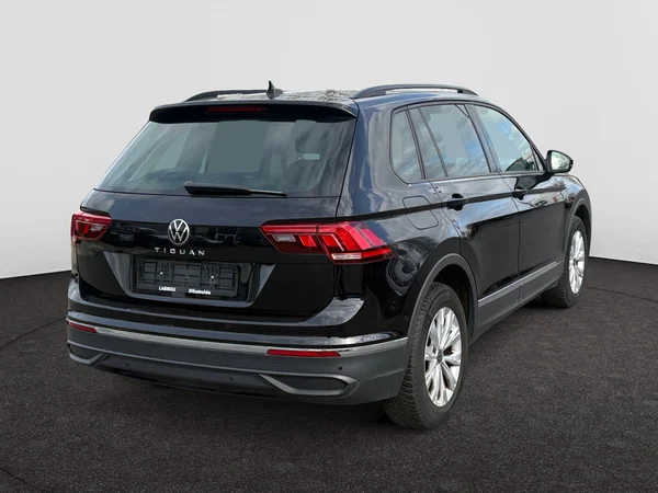 VOLKSWAGEN Tiguan (2023) — foto 18 van 21