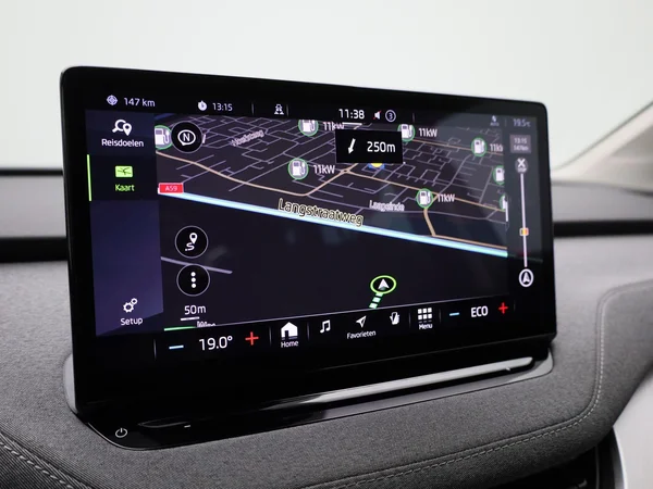 Škoda Enyaq iV (2023) — foto 17 van 37
