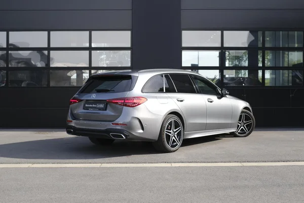 Mercedes-Benz C-Klasse (2024) — foto 29 van 34