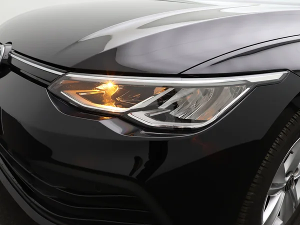 VOLKSWAGEN Golf VIII SW (2025) — foto 8 van 17