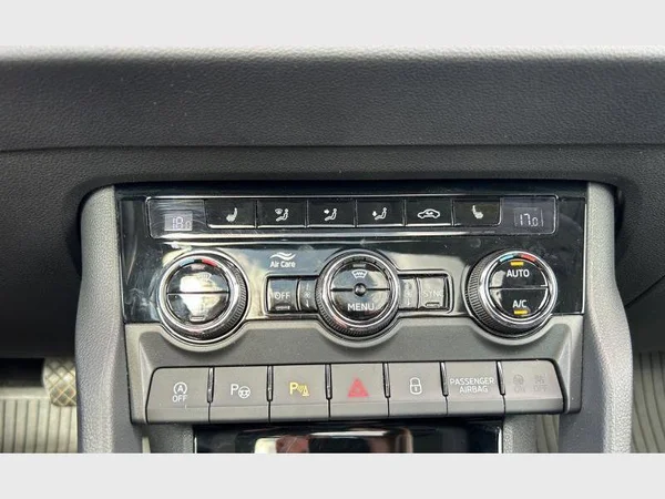 Skoda Karoq (2020) — foto 13 van 32
