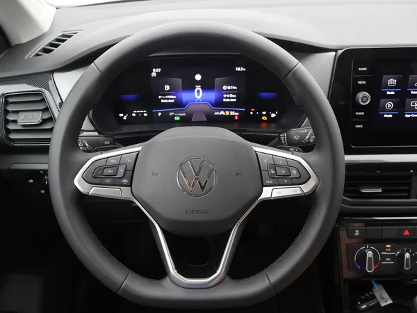 VOLKSWAGEN T-Cross (2025) — foto 14 van 23