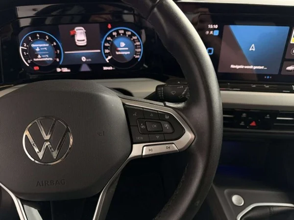 Volkswagen Golf (2024) — foto 10 van 23