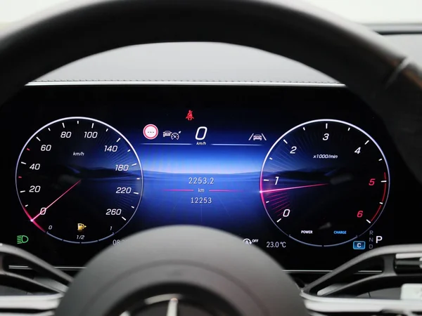 Mercedes-Benz GLC (2025) — foto 48 van 49