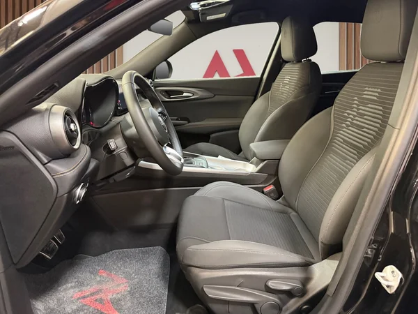 Alfa-Romeo Tonale (2024) — foto 3 van 28