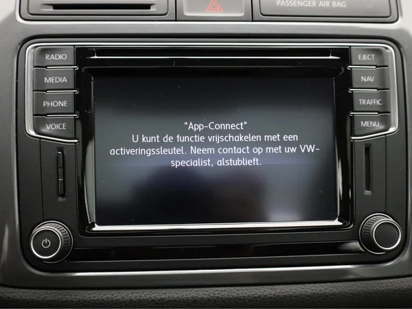 VOLKSWAGEN Tiguan (2016) — foto 9 van 19