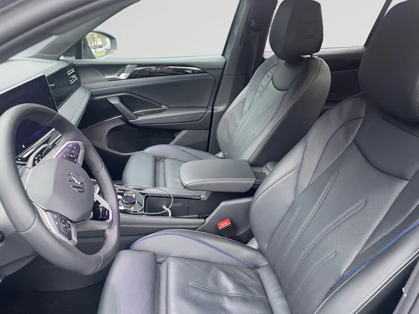 VOLKSWAGEN Tiguan eHybrid (PHEV) (2025) — foto 5 van 21