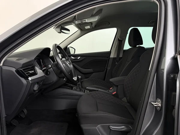 SKODA Kamiq (2022) — foto 2 van 27