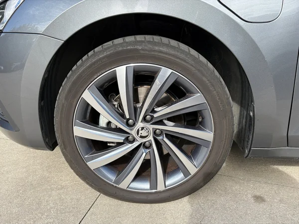 SKODA Octavia Combi (2024) — foto 13 van 22