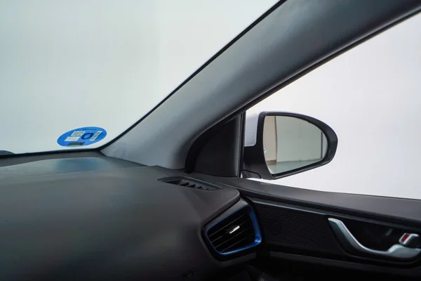 Hyundai Ioniq PHEV (2018) — foto 24 van 54