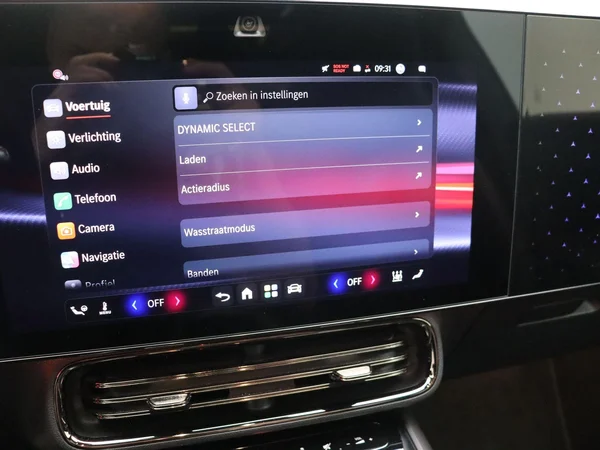 Mercedes-Benz CLA (2025) — foto 7 van 27