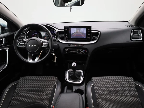 Kia cee'd (2024) — foto 26 van 37