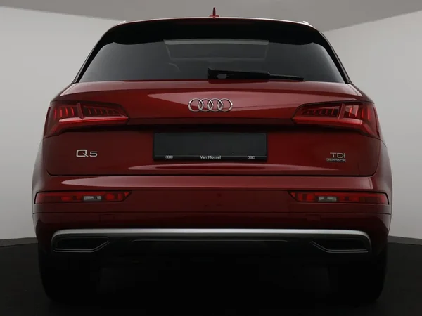 Audi Q5 (2017) — foto 24 van 28