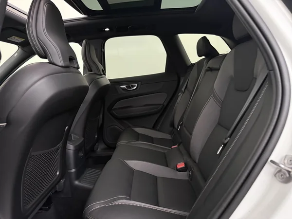 VOLVO XC60 (2024) — foto 5 van 32