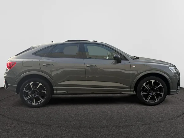 AUDI Q3 Sportback (2023) — foto 21 van 22